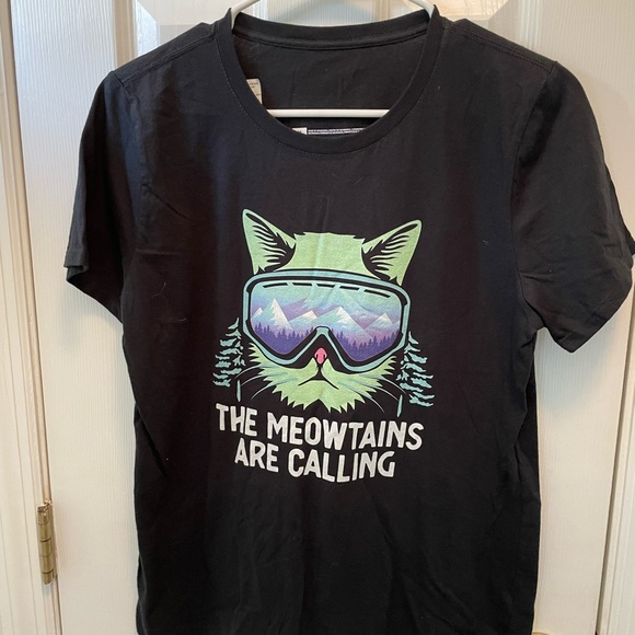 The Meowntains are Calling women’s tshirt size M - Picture 1 of 3